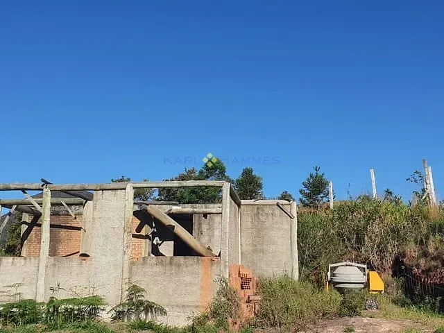 Terreno com 2726m², à venda, no bairro Caxambu em Petrópolis