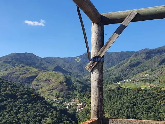 Terreno com 2726m², à venda, no bairro Caxambu em Petrópolis