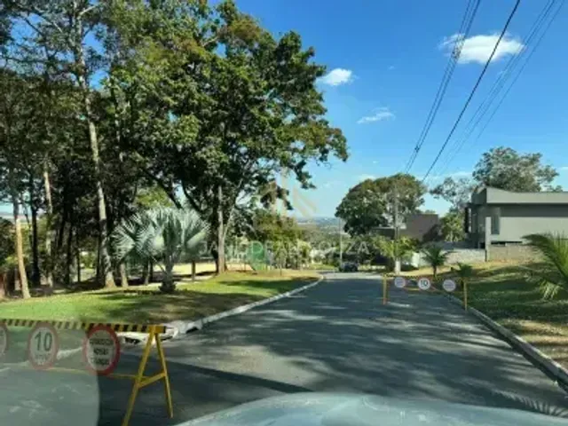 Terreno com 588m², à venda, no bairro Residencial Vale Verde em Senador Canedo