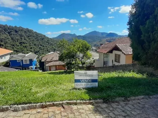 Terreno com 247m², à venda, no bairro Albuquerque em Teresópolis