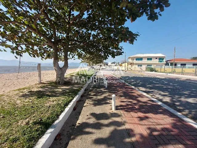 Terreno com 360m², à venda, no bairro Praia de Fora em Palhoça