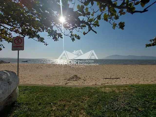 Terreno com 360m², à venda, no bairro Praia de Fora em Palhoça