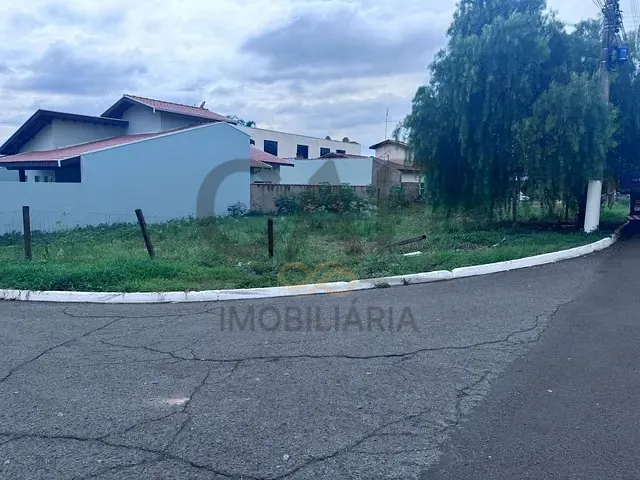 Terreno com 332m², à venda, no bairro Morada das Flores em Holambra
