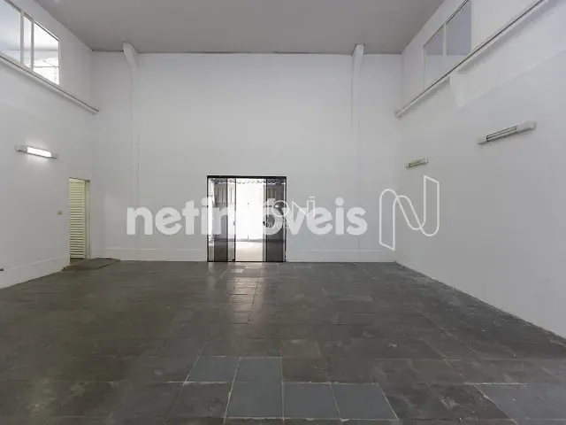 Terreno com 600m², à venda, no bairro Setor de Indústrias Bernardo Sayão (Núcleo Bandeirante) em Brasília