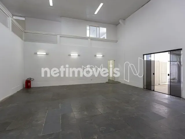 Terreno com 600m², à venda, no bairro Setor de Indústrias Bernardo Sayão (Núcleo Bandeirante) em Brasília