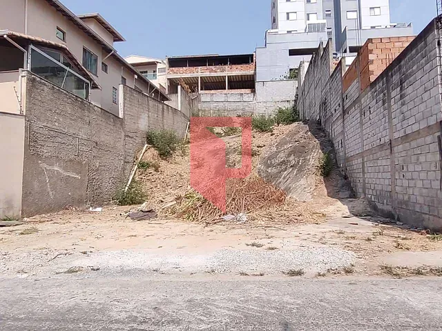 Terreno com 372m², à venda, no bairro Novo Horizonte em Sabará
