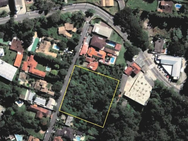 Terreno com 4900m², à venda, no bairro Chácara dos Lagos em Carapicuíba