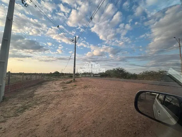 Terreno com 600m², à venda, no bairro Área Rural de Petrolina em Petrolina