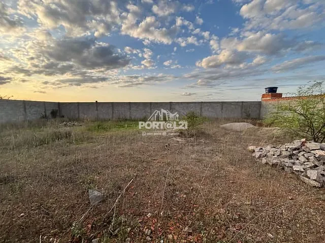 Terreno com 600m², à venda, no bairro Área Rural de Petrolina em Petrolina
