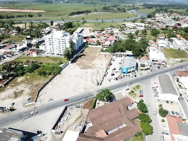 Terreno com 7300m², à venda, no bairro Centro em Tijucas