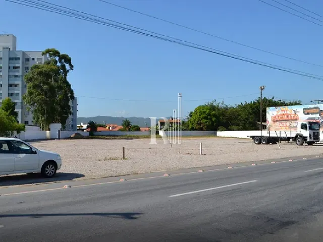 Terreno com 7300m², à venda, no bairro Centro em Tijucas
