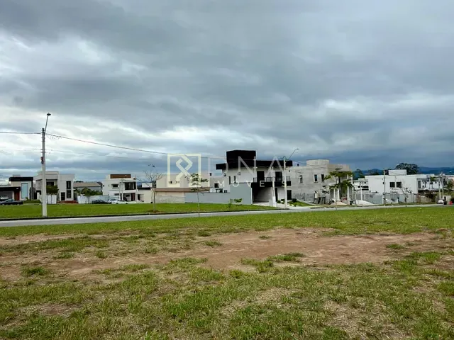 Terreno com 345m², à venda, no bairro Eugênio de Mello em São José dos Campos