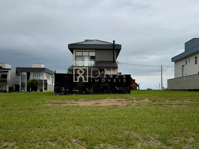 Terreno com 345m², à venda, no bairro Eugênio de Mello em São José dos Campos
