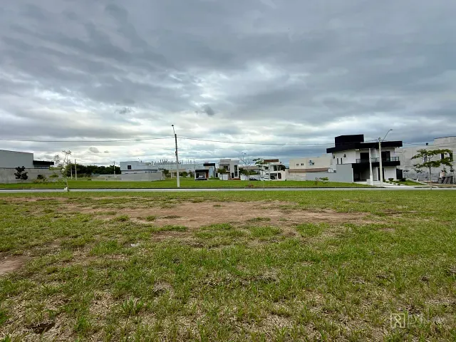 Terreno com 345m², à venda, no bairro Eugênio de Mello em São José dos Campos