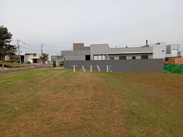 Terreno com 256m², à venda, no bairro Jardim Morumbi em Londrina