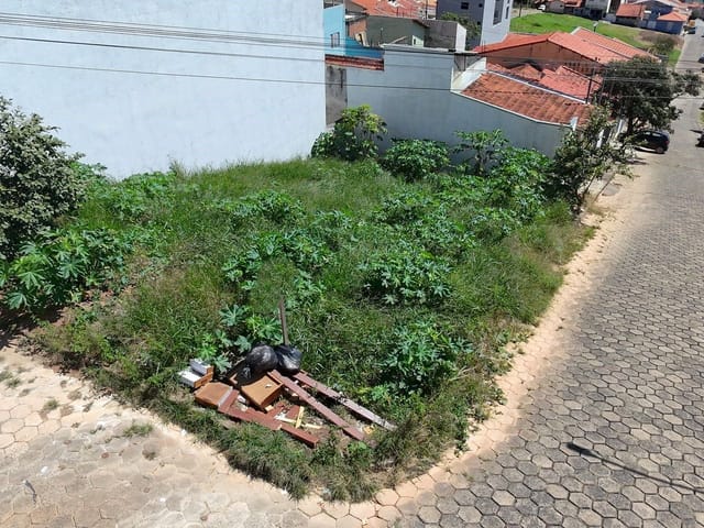 Terreno com 200m², à venda, no bairro Edith Lopes em Cambuí