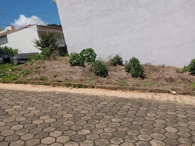 Terreno com 200m², à venda, no bairro Edith Lopes em Cambuí
