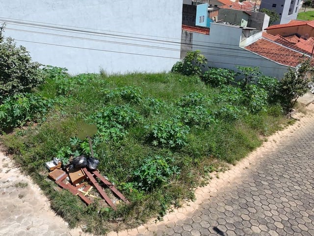 Terreno com 200m², à venda, no bairro Edith Lopes em Cambuí