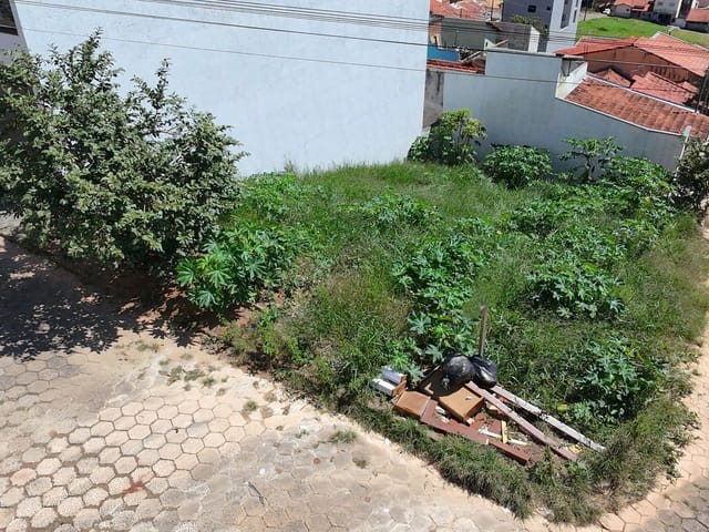 Terreno com 200m², à venda, no bairro Edith Lopes em Cambuí
