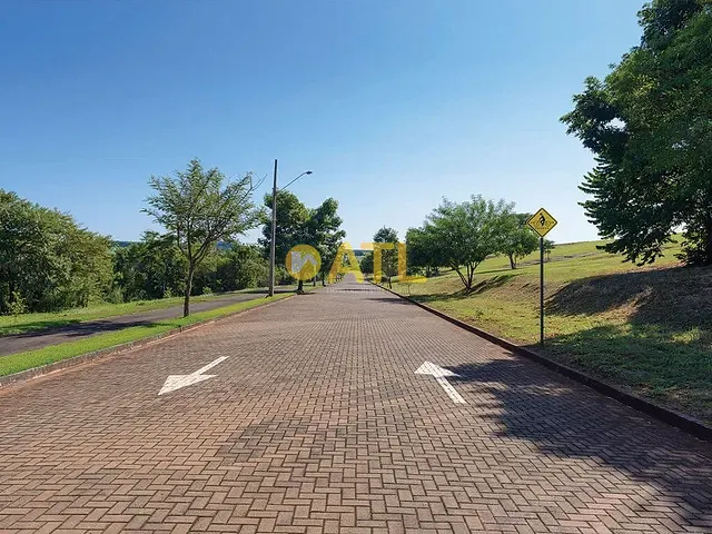 Terreno com 1600m², à venda, no bairro Jardim Guaporé em Ourinhos