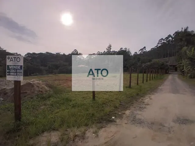 Terreno com 900m², à venda, no bairro Itinga em Tijucas