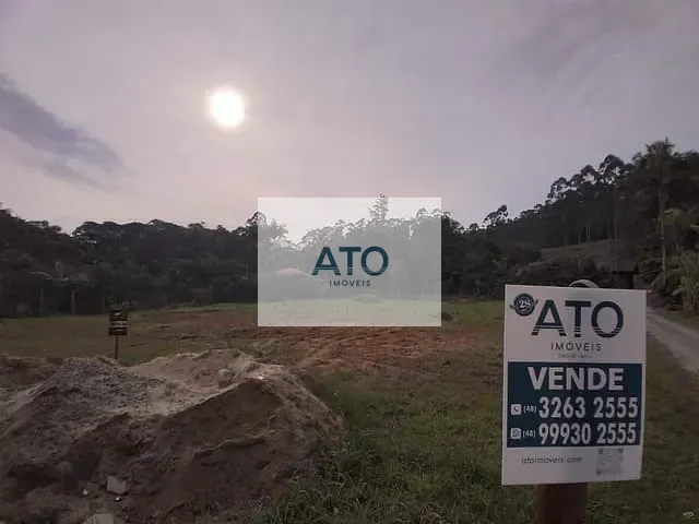 Terreno com 900m², à venda, no bairro Itinga em Tijucas