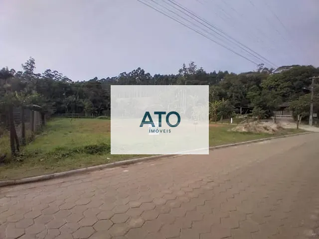 Terreno com 900m², à venda, no bairro Itinga em Tijucas