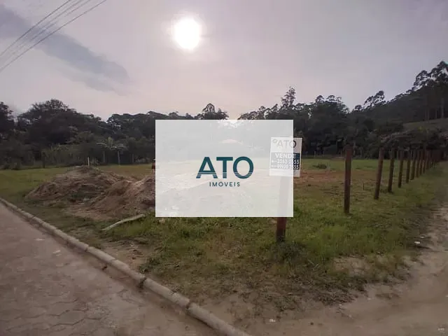Terreno com 900m², à venda, no bairro Itinga em Tijucas