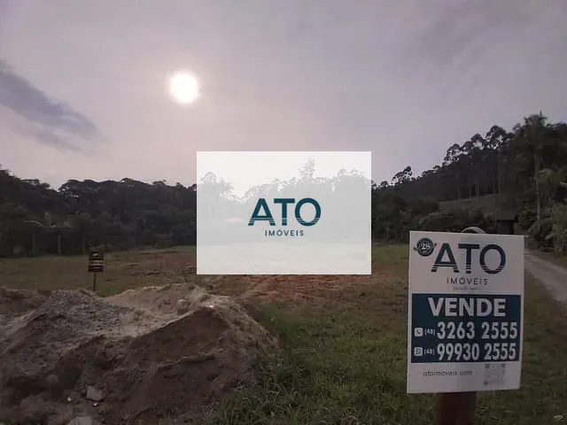 Terreno com 900m², à venda, no bairro Itinga em Tijucas