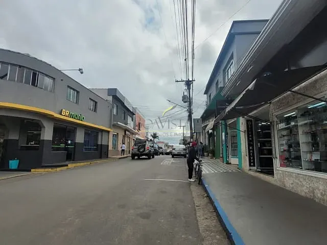 Casa com 750m², à venda, no bairro Centro em Piracaia
