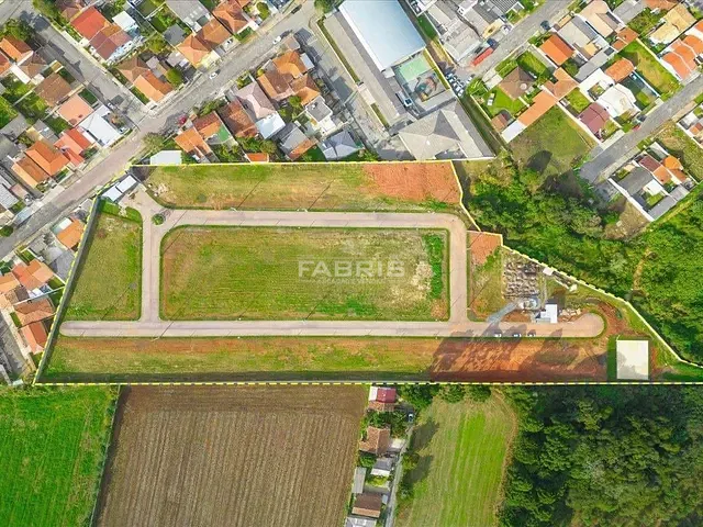 Terreno com 366m², à venda, no bairro Ferrari em Campo Largo