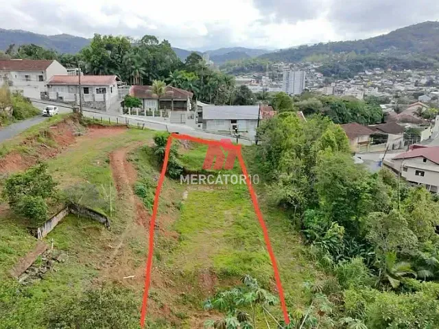 Terreno com 629m², à venda, no bairro Valparaiso em Blumenau