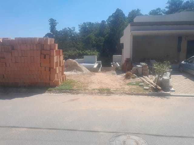 Terreno com 300m², à venda, no bairro Vila Pasti em Louveira