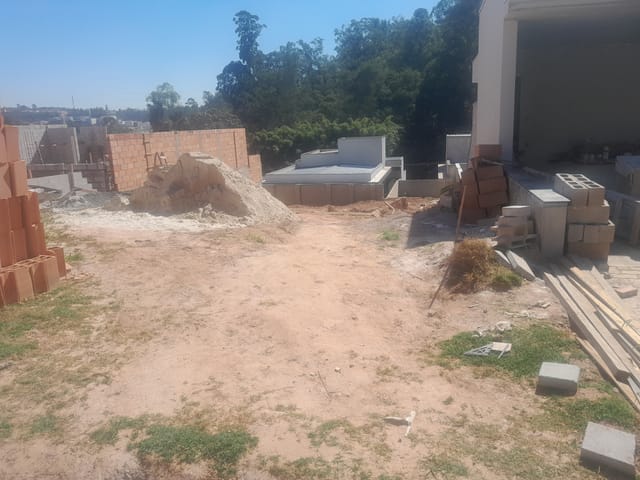 Terreno com 300m², à venda, no bairro Vila Pasti em Louveira