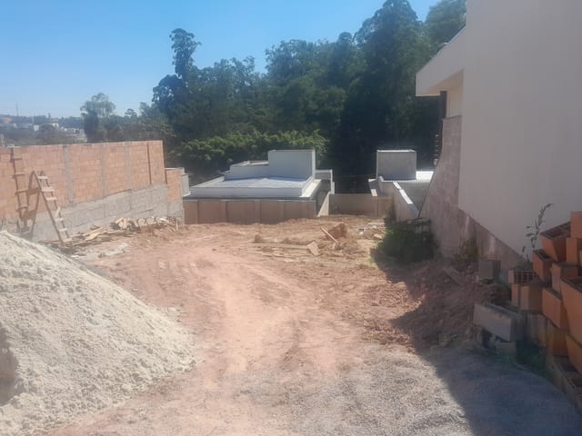 Terreno com 300m², à venda, no bairro Vila Pasti em Louveira