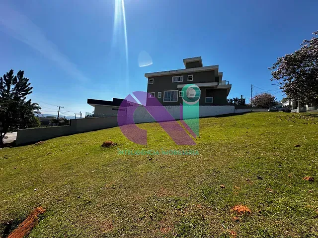Terreno com 292m², à venda, no bairro Suru em Santana de Parnaíba