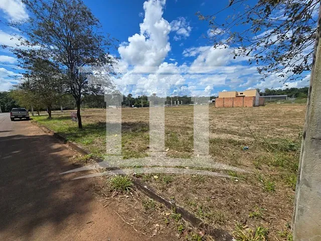 Terreno com 879m², à venda, no bairro Setor Residencial Norte em Sinop