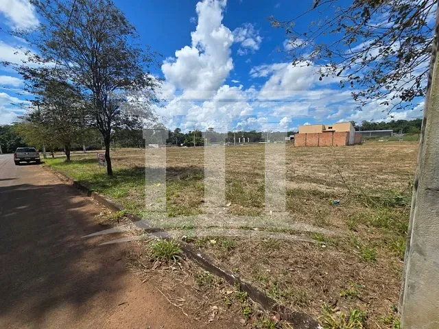 Terreno com 879m², à venda, no bairro Setor Residencial Norte em Sinop