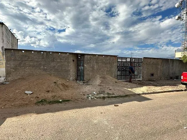 Terreno com 612m², à venda, no bairro Tancredo Neves II em Paulo Afonso
