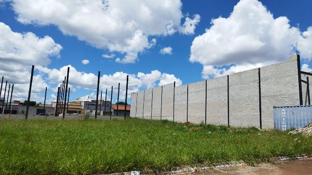 Terreno com 2447m², à venda, no bairro Jardim Gramado em Goiânia
