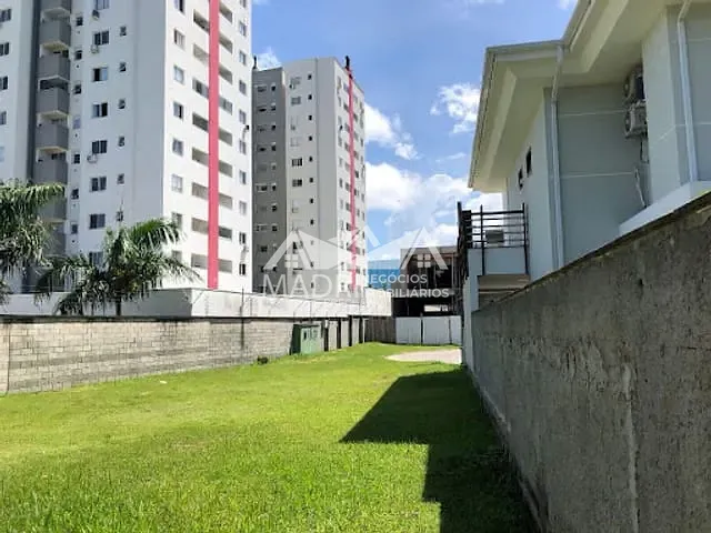 Terreno com 385m², à venda, no bairro Pedra Branca em Palhoça