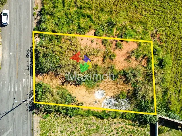 Terreno com 398m², à venda, no bairro Parque Santa Bárbara em Itapira