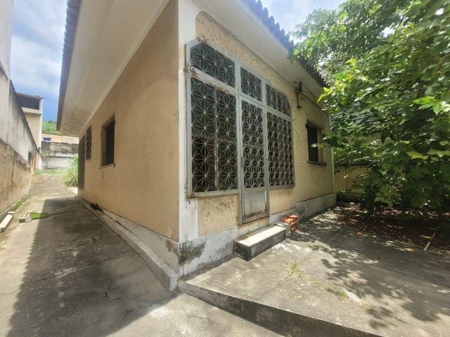 Terreno com 400m², à venda, no bairro Vila Valqueire em Rio de Janeiro