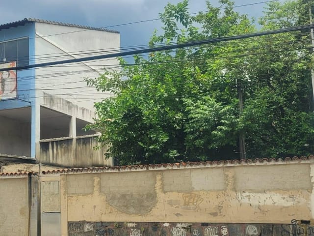 Terreno com 400m², à venda, no bairro Vila Valqueire em Rio de Janeiro