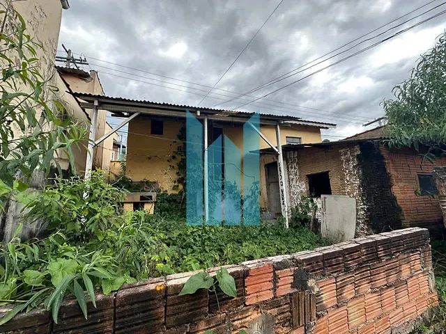 Terreno com 210m², à venda, no bairro Santa Emília em Poços de Caldas