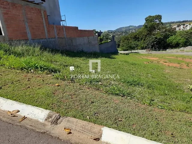 Terreno com 360m², à venda, no bairro Parque Imperador em Bragança Paulista