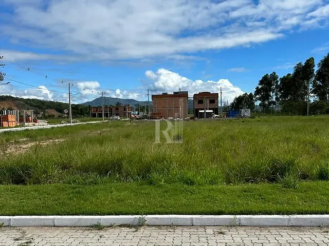 Terreno com 406m², à venda, no bairro Joaia em Tijucas