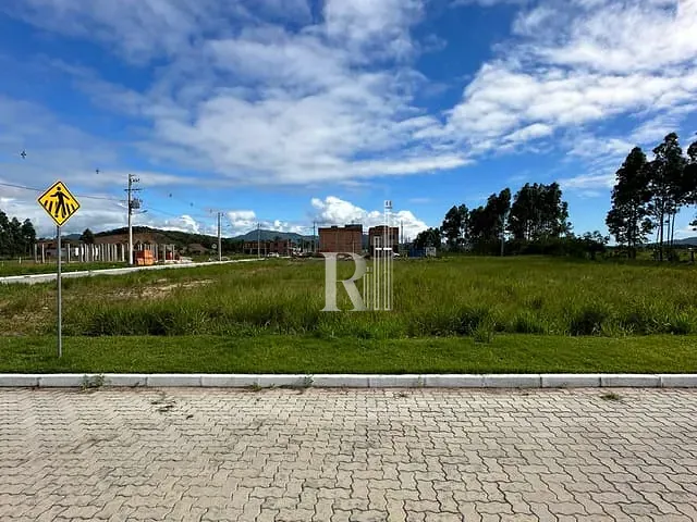 Terreno com 406m², à venda, no bairro Joaia em Tijucas