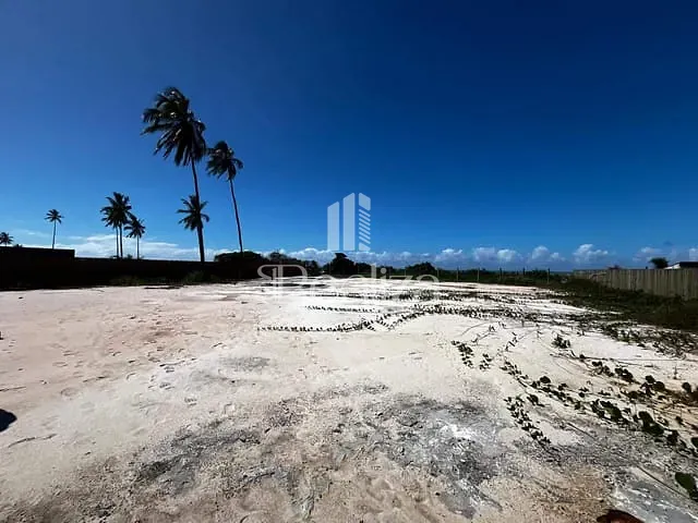 Terreno com 2000m², à venda, no bairro Olivença em Ilhéus