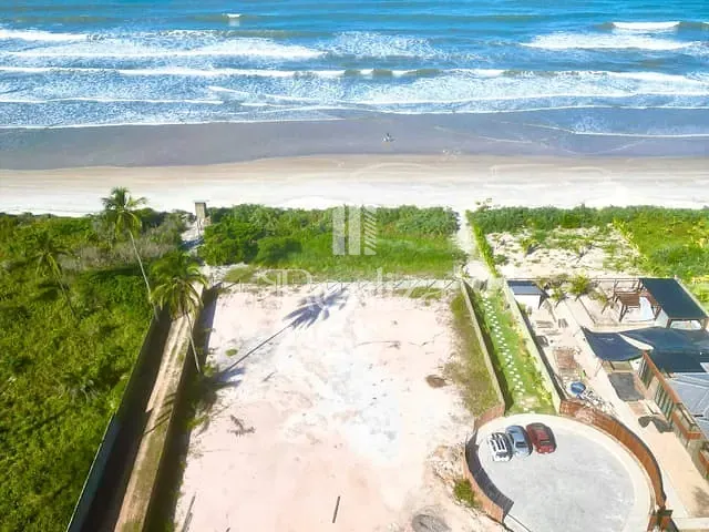 Terreno com 2000m², à venda, no bairro Olivença em Ilhéus